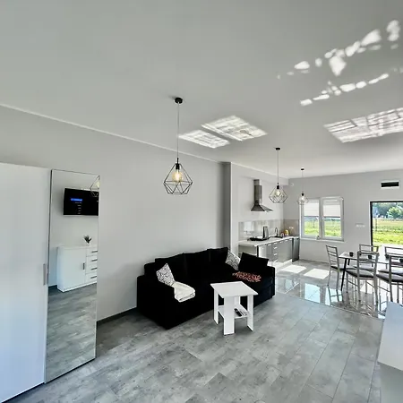 Apartment Ahoj -apartamenty- 450 M Do Plazy