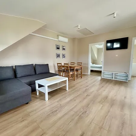 Apartment Ahoj -apartamenty- 450 M Do Plazy