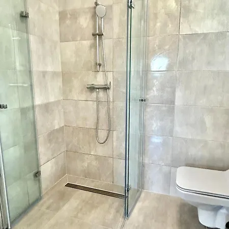 Ahoj -apartamenty- 450 M Do Plazy Apartment